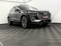 Audi Q6 e-tron - S edition performance 100 kWh Panoramadak, 360 Camera, Navi, Elektrische trekaak, Half led