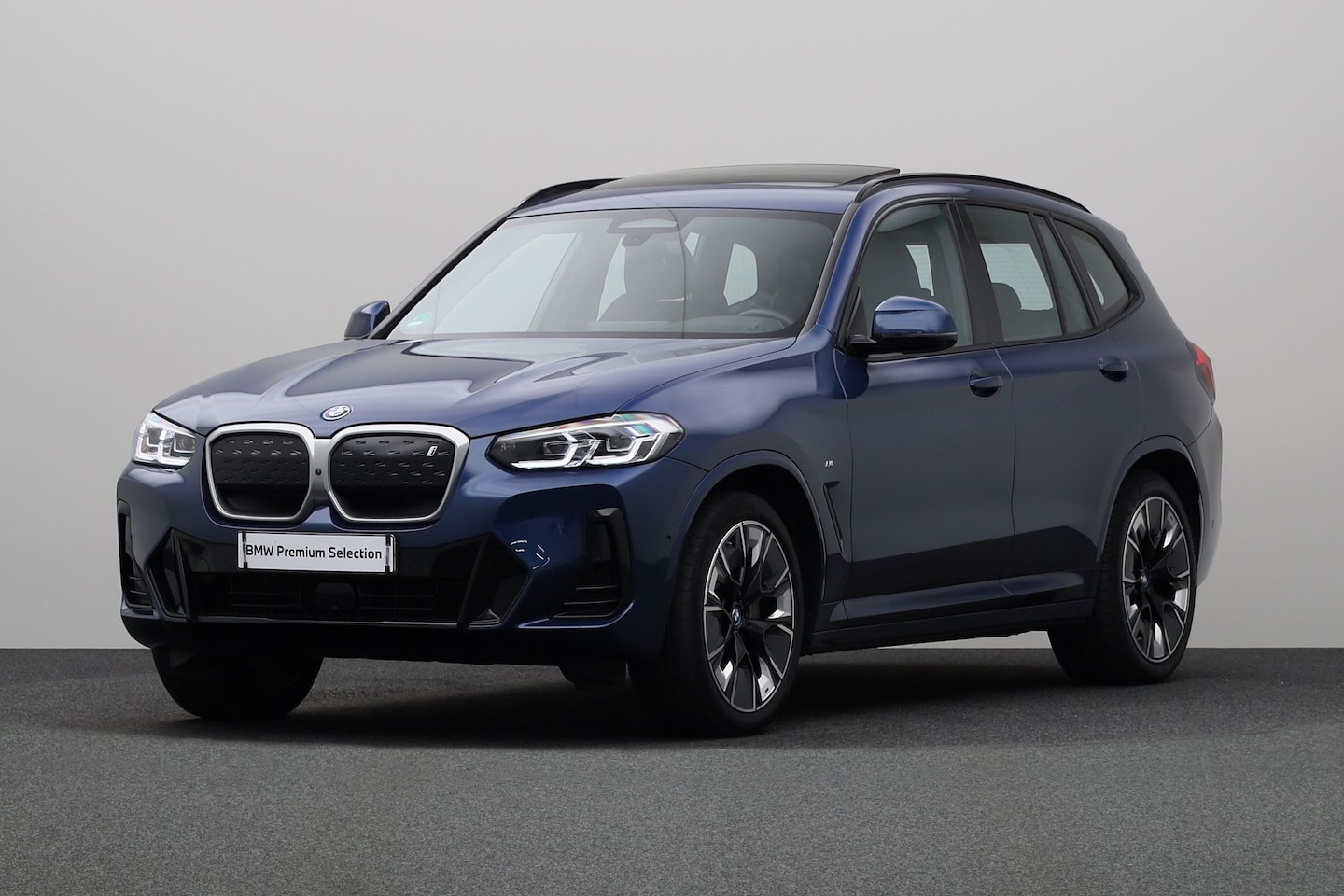 BMW iX3 - High Executive 80 kWh | Stuurwielrand verwarmd | Comfort Access | 	Elektrisch verwarmde vo - AutoWereld.nl