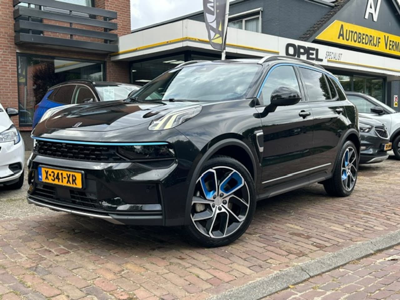 Lynk & Co 01 - 1.5 261PK Plug-in Hybrid Automaat + 20''/ Navi/ Clima/ Ad.Cruise/ Panorama/ Camera/ Full-L - AutoWereld.nl