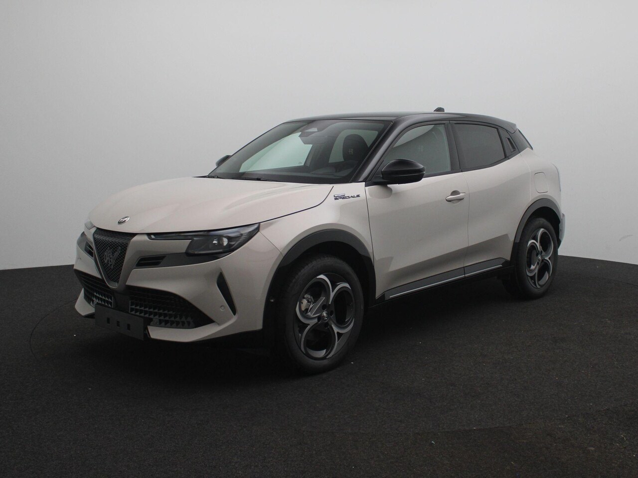 Alfa Romeo Junior - 1.2 Turbo Hybrid Ibrida Sport Speciale | Techno Pack | Electrisch Panorama Schuifdak | LMV - AutoWereld.nl