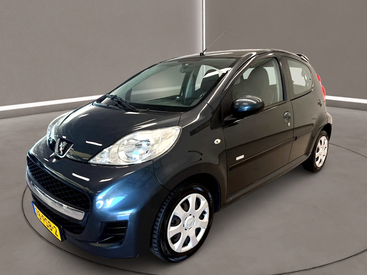 Peugeot 107 - 1.0-12V Millesim 200 68 Pk 5 deurs Airco 152 dkm Nap - AutoWereld.nl