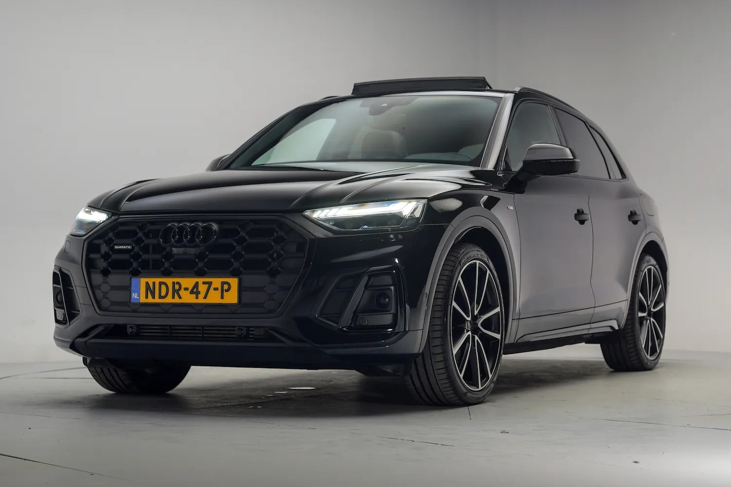 Audi Q5 - 55 TFSI e S Line Competition Black [ Luchtvering Memory Leder 360°cam ] - AutoWereld.nl