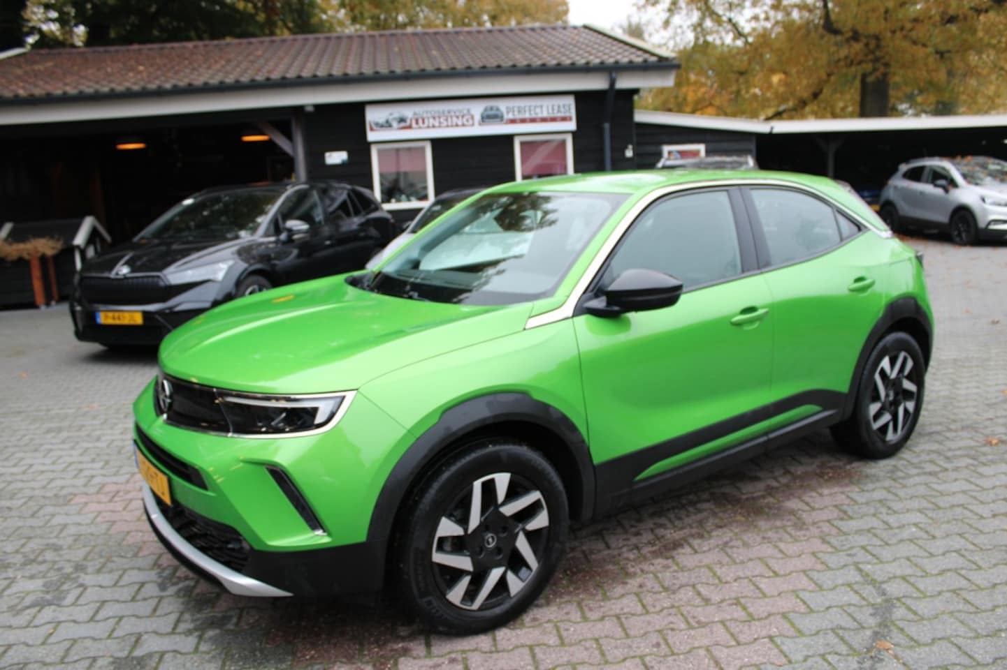 Opel Mokka - 1.2 TURBO Business Elegance - Carplay navi Airco - AutoWereld.nl