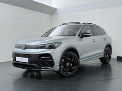 Volkswagen Tiguan - 1.5 eHybrid R-Line Edition | 272 PK | SoH 99% | Trekhaak wegklapbaar | Adaptive Cruise Con