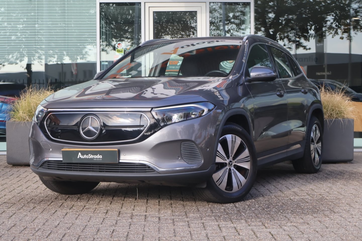 Mercedes-Benz EQA - 250 190pk Business Solution Luxury I Camera I Cruise I Climate I Sfeerverlichting - AutoWereld.nl