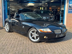 BMW Z4 Roadster - 3.0i 2003 ZWART CABRIO AIRCO LM APK NAP