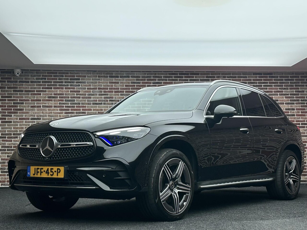 Mercedes-Benz GLC-klasse - 300e 4MATIC AMG Line AIRMATIC BURMESTER - AutoWereld.nl