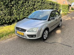 Ford Focus - 1.6-16V Champion
