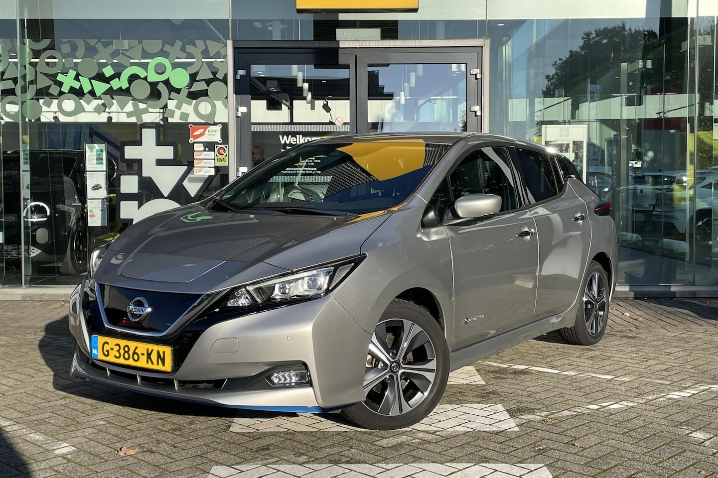 Nissan LEAF - 3.Zero Limited Edition 62 kWh | 1ste eigenaar / nl auto | Leder | Stoel + stuur verwarming - AutoWereld.nl