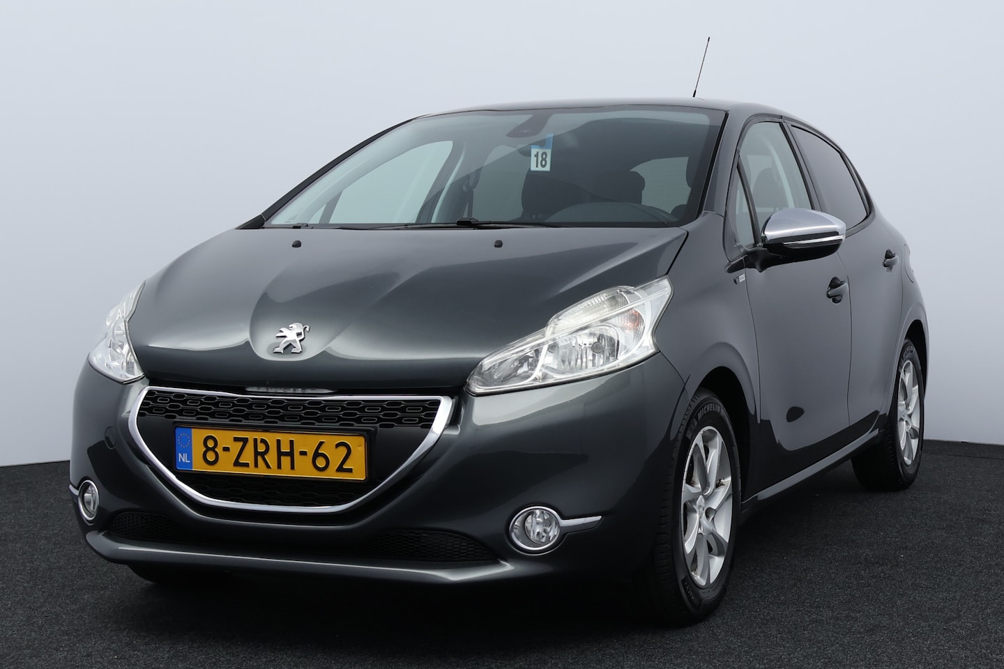 Peugeot 208 - 1.2 PureTech Style Pack/ DEALER ONDERHOUDEN!/ 15'' LMV/ Navi/ Clima/ Cruise/ Elek. pakket/ - AutoWereld.nl