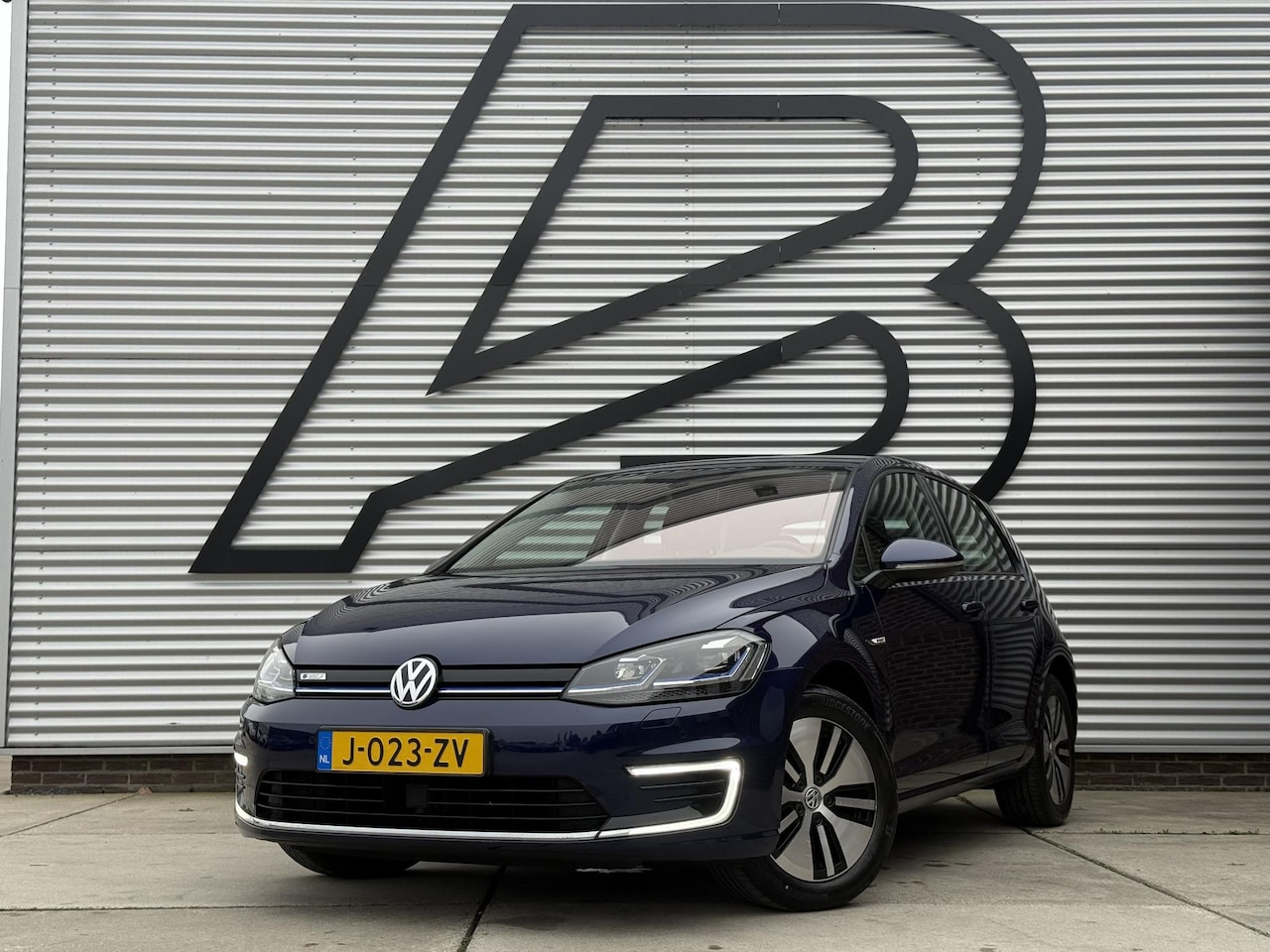 Volkswagen e-Golf - E-DITION 1e Eigenaar|Navi|Camera|Stoelverwarming|Clima|Cruise|PDC V+A|N.A.P|Nieuwe APK bij - AutoWereld.nl