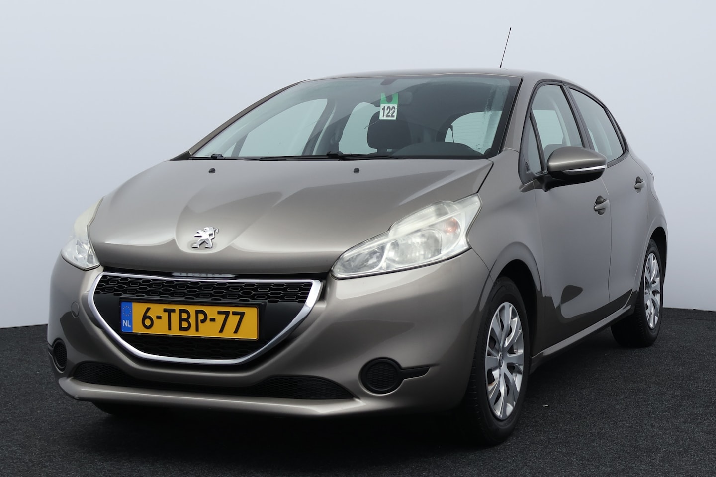 Peugeot 208 - 1.2 VTi Active/ D-Riem verv: 127.000 KM!/ Trekhaak/ 5-Drs/ Airco/ Cruise/ Elek. pakket/ Is - AutoWereld.nl
