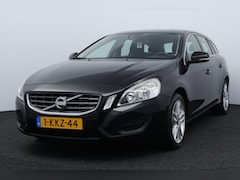 Volvo V60 - 1.6 T3 Momentum/ Trekhaak/ 17'' LMV/ Half-Leder/ Navi/ Clima/ Cruise/ Elek. pakket/ Isofix