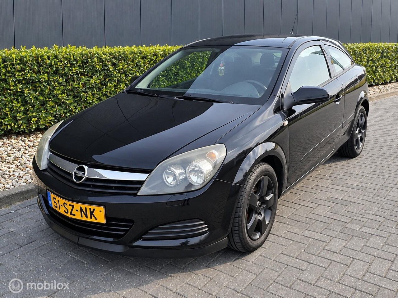 Opel Astra GTC - 1.6 Edition | AIRCO | NAVI | APK 06-01-2027 - AutoWereld.nl