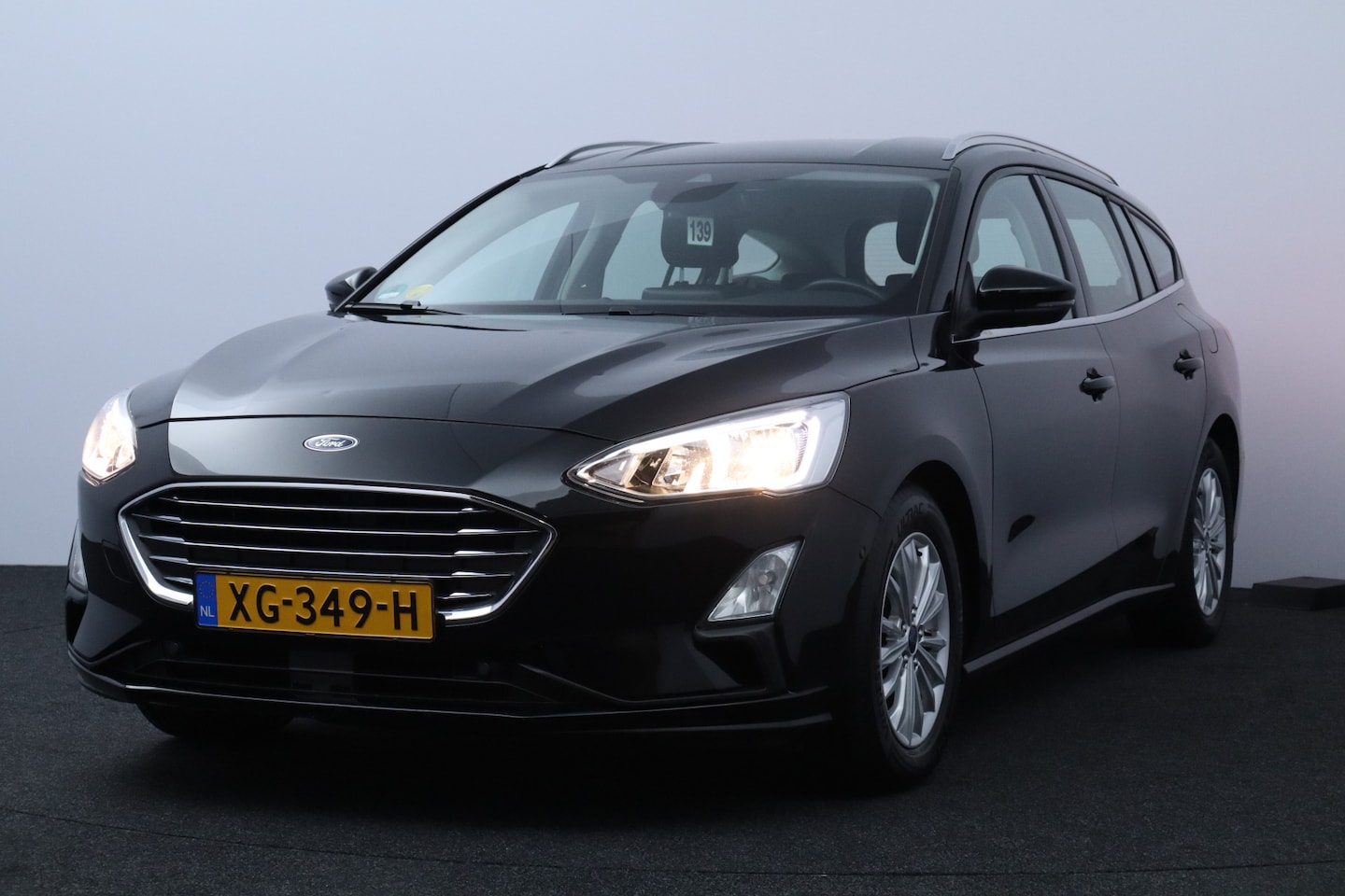 Ford Focus Wagon - 1.5 EcoBlue Titanium Business/ Trekhaak/ 16'' LMV/ Keyless/ Lane-Assist./ Apple + Android/ - AutoWereld.nl