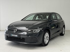 Volkswagen Golf - 1.5 eTSI Life Business | Stoelverwarming | Apple CarPlay / Android Auto | Parkeersensoren