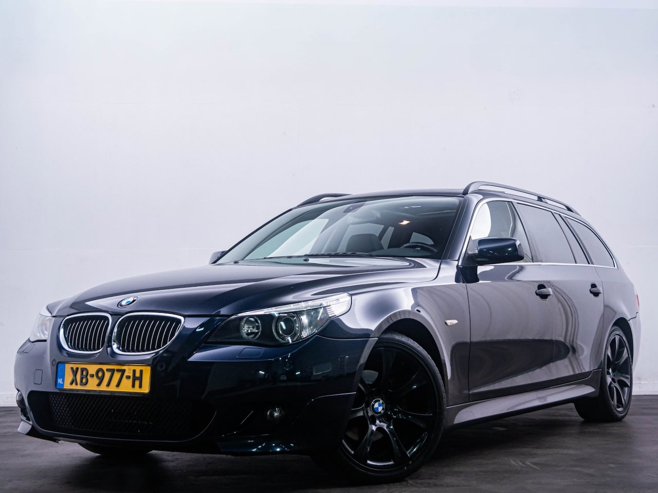 BMW 5-serie Touring - 523i M-Sport Clima|Cruise|Pano|PDC! - AutoWereld.nl