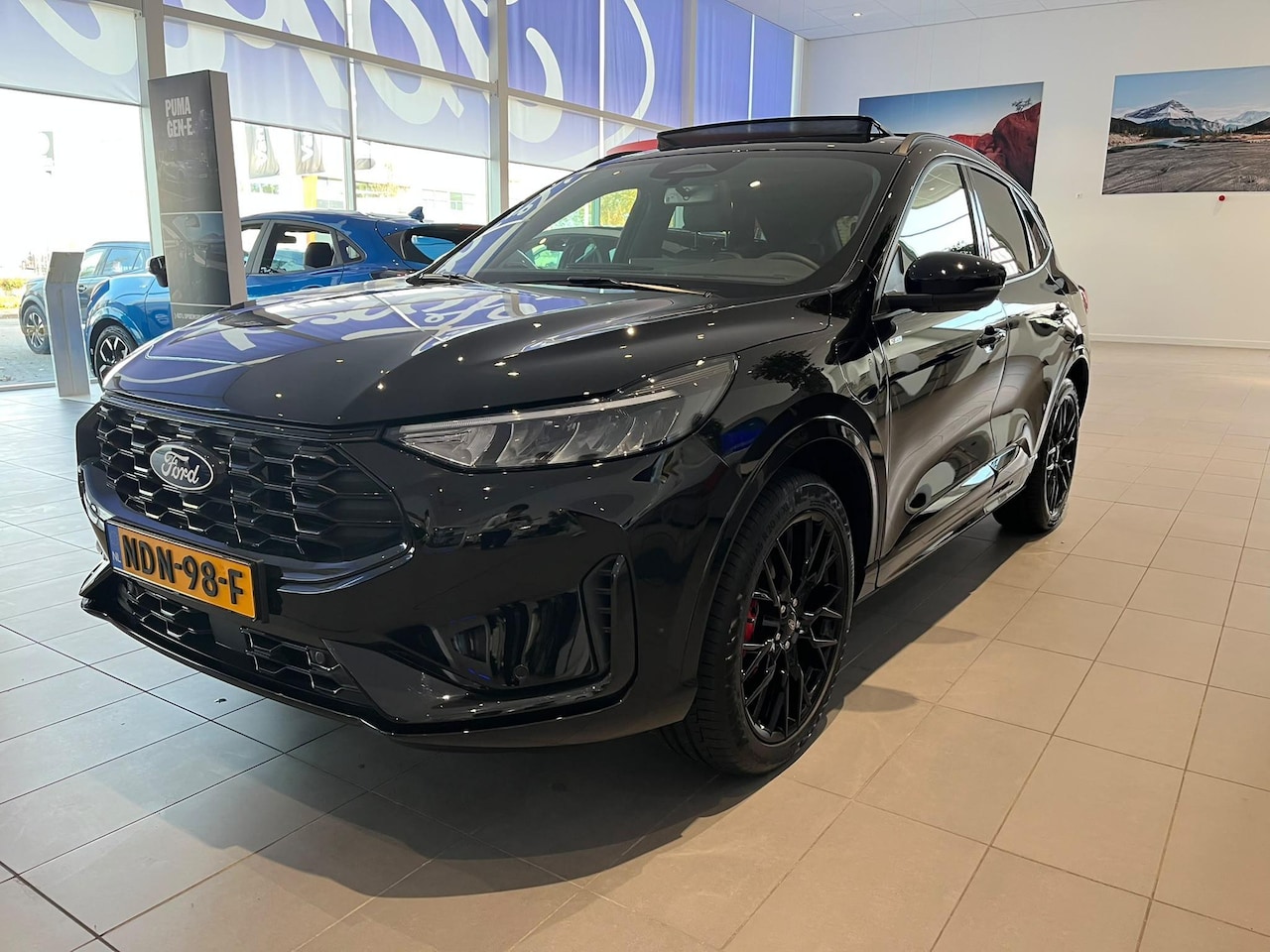 Ford Kuga - 2.5 PHEV ST-Line X | Trekhaak | Verwarmbare Voorstoelen\Stuurwiel\Voorruit | Elektr. Achte - AutoWereld.nl
