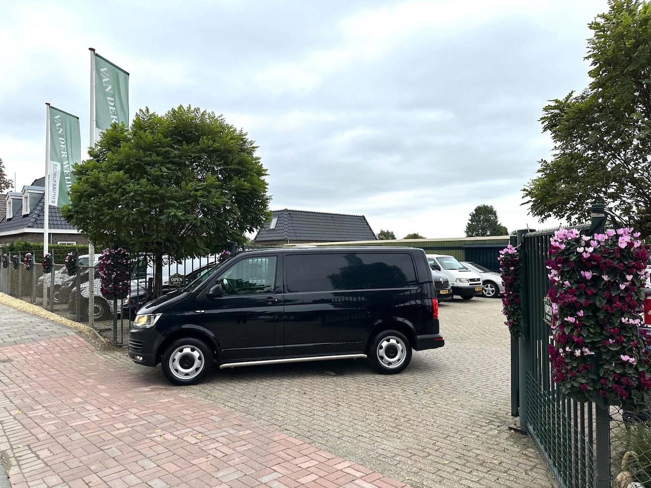 Volkswagen Transporter - 2.0 TDI L1H1 BMT EURO 6 Marge 3 Persoons 150 PK! - AutoWereld.nl