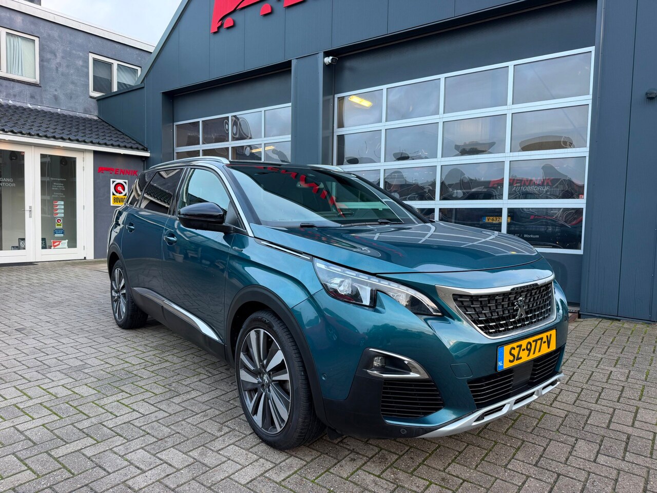 Peugeot 5008 - 1.2 PureTech Blue Lease GT-Line / Pano / Top View / Leder / ACC / Lane / Full Option ! - AutoWereld.nl