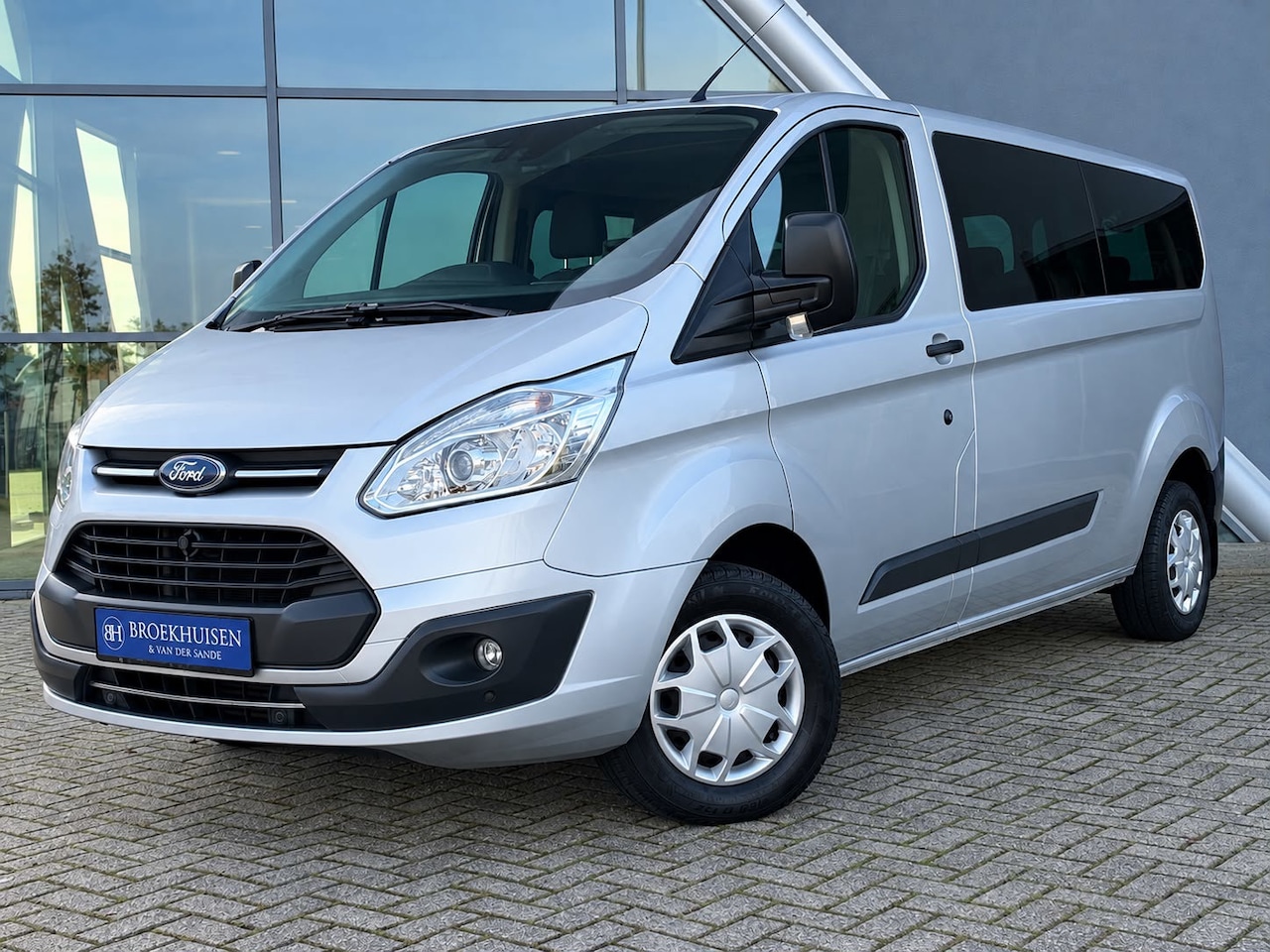 Ford Transit Custom - 310 2.0 TDCI L2H2 GEEL KENTEKEN 9 Persoons 131pk Trekhaak / Cruise Control / NIEUWE Distri - AutoWereld.nl