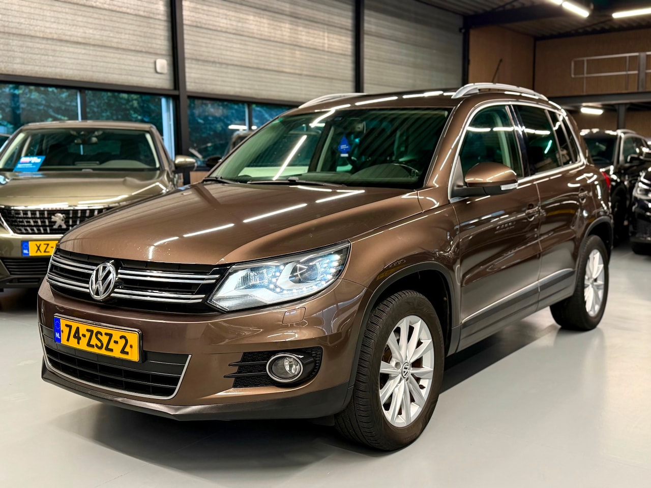 Volkswagen Tiguan - 2.0 TDI 4Motion DSG l Panorama l Led l Xenon l Clima - AutoWereld.nl