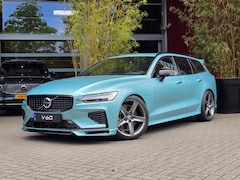 Volvo V60 - 2.0 T8 AWD Ultra Dark HEICO SPORTIV | Full Option | Bowers&Wilkins | Massage/ventilatie