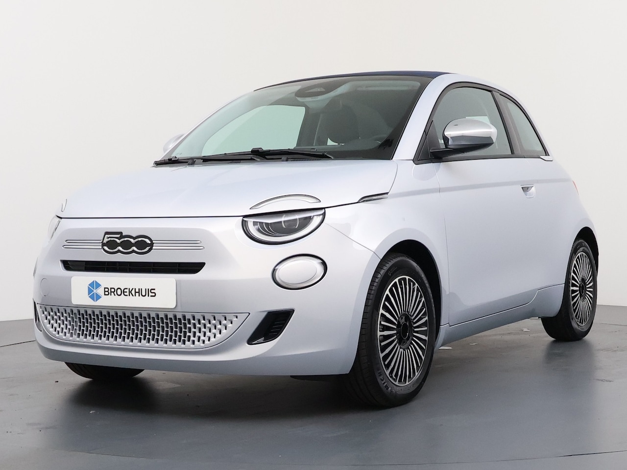 Fiat 500 - ICON | 10,25" touchscreen radio met Bluetooth, DAB & USB | Automatische airconditioning | - AutoWereld.nl