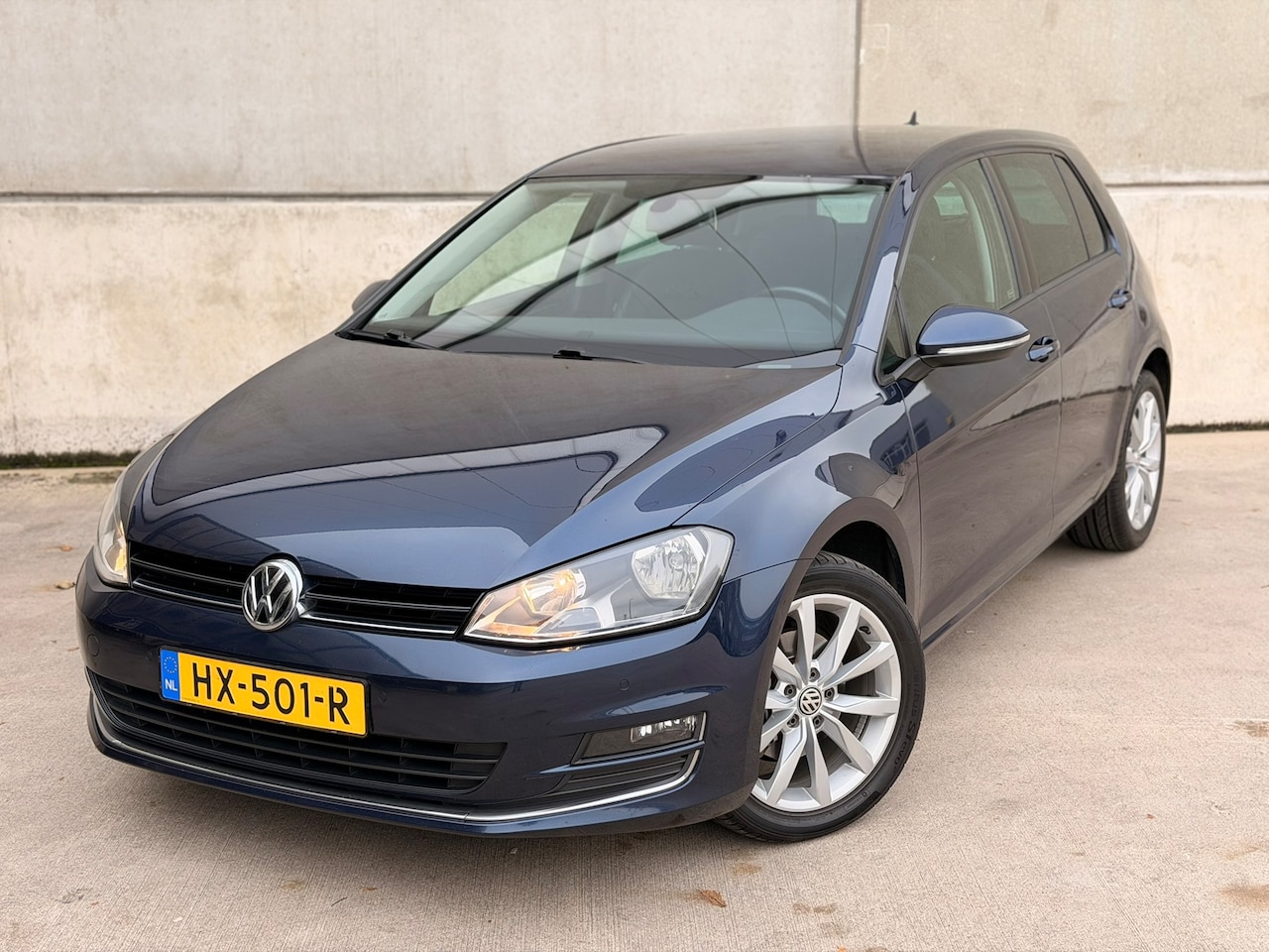 Volkswagen Golf - 1.6 TDI Highline DSG Massage Navi Camera Cruise DAB - AutoWereld.nl