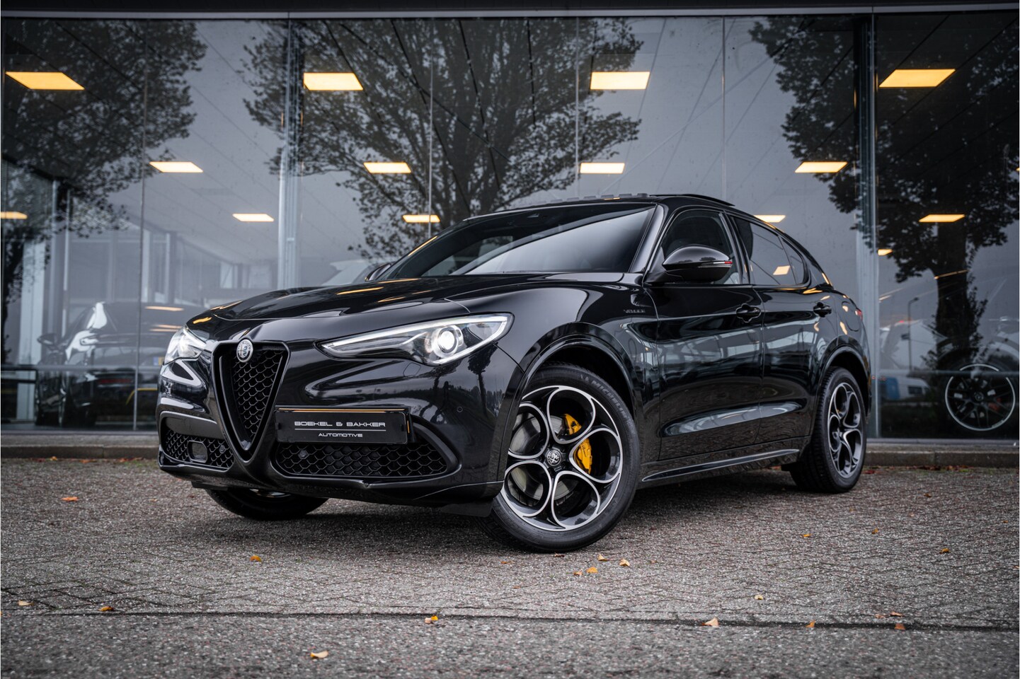 Alfa Romeo Stelvio - 2.0 T AWD Veloce Ti (280pk) ** Panodak ** Leder ** Trekhaak ** Harman/Kardon - AutoWereld.nl