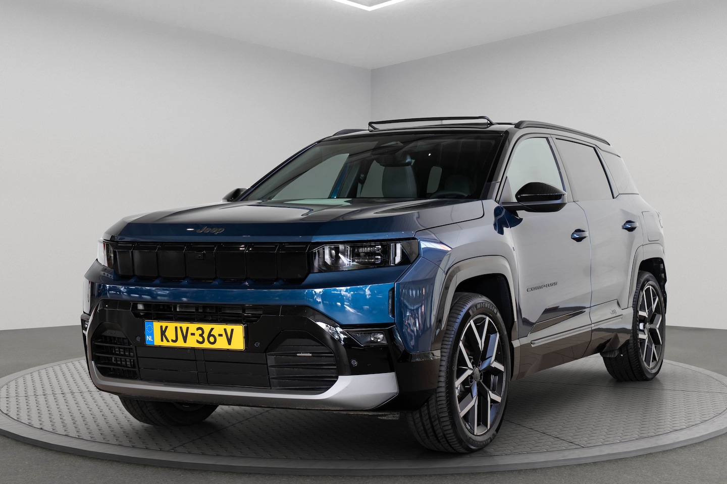 Jeep Compass - 1.6 e-Hybrid Plug-In First Edition | Tot 8 Jaar Garantie | Panoramadak | Lederen bekleding - AutoWereld.nl