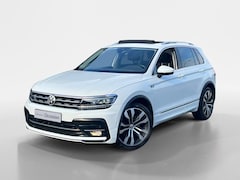 Volkswagen Tiguan - 2.0 TSi DSG-aut. 4Motion Highline R-Line NL Auto | 11-2017 | Pano dak | Trekhaak | 20" | S