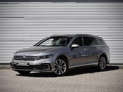 Volkswagen Passat Variant - GTE | Panorama | Trekhaak | Leder | Ergoactive | IQ Lights |