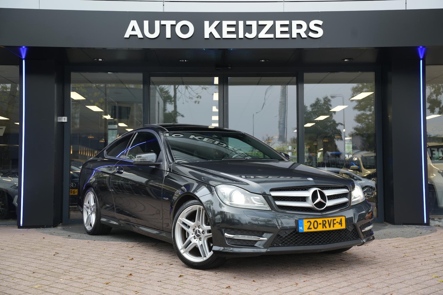 Mercedes-Benz C-klasse Coupé - 180 Pano Airco Brake assist Cruise control Koplamp adaptief Hill hold Navi - AutoWereld.nl
