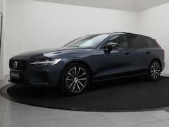 Volvo V60 - T8 PLUG-IN HYRBID PLUS DARK 360GR CAM SCHUIFDAK TREKHAAK HEAD-UP DISPLAY