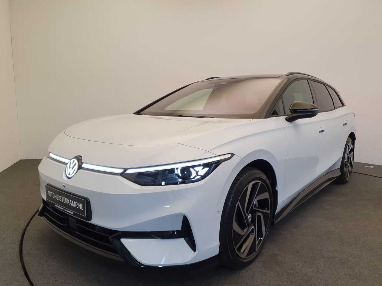 Volkswagen ID.7 Tourer - Pro S 86 kWh 286pk Trekhaak, Pano, Harman/Kardon, 360 camera, Warmtepomp - AutoWereld.nl