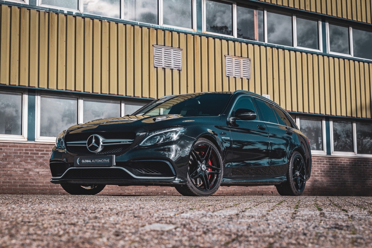 Mercedes-Benz C-klasse Estate - AMG 63 - PANO - SCHAALSTOELEN - BURMESTER - AutoWereld.nl