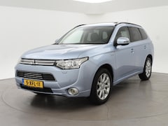 Mitsubishi Outlander - 2.0 PHEV 4WD AUT. INSTYLE+ TREKHAAK | SCHUIFDAK | LEDER | STOELVERW. | CAMERA | 18 INCH