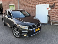 Volkswagen T-Roc - 1.0 TSI Style Business IQ-Drive , PDC, Cruise , Adaptive, Stoelverwarming