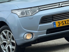 Mitsubishi Outlander - 2.0 PHEV Instyle Plus - Cool Silver - Trekhaak/Camera/Compleet gedocumenteerd
