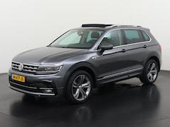 Volkswagen Tiguan - 2.0 TSI 4Motion Highline Business R | Trekhaak | Panoramadak | Head-Up | Zondag Open