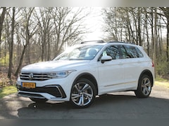Volkswagen Tiguan - 1.4 TSI eHybrid R-Line Business+ | IQ | Pano | Trekhaak | Carplay