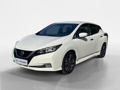 Nissan LEAF - Tekna 40 kWh | 360 graden camera | Stoelverwarming | Climate Control | Bose audio