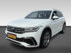 Volkswagen Tiguan - 1.4 TSI PHEV 245PK 2X R-LINE VIRTUAL TREKHAAK NAVI WINTERPACK ECC