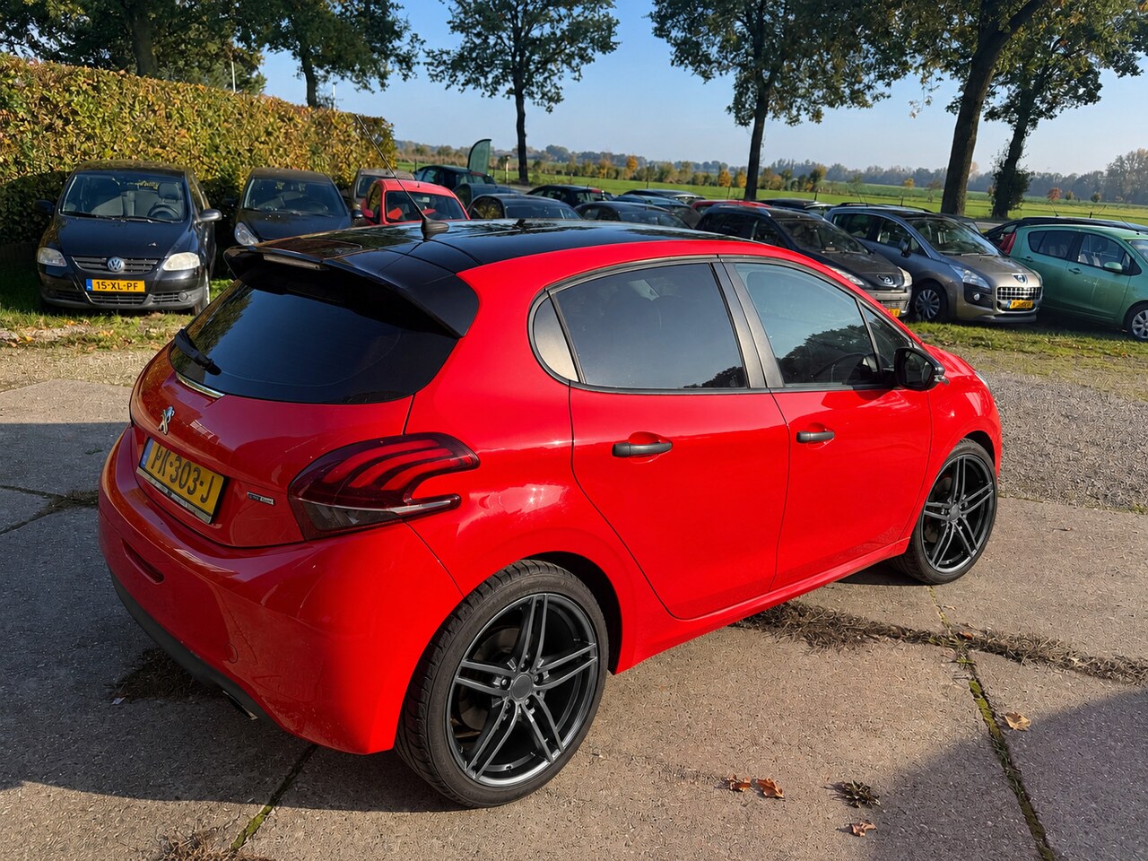 Peugeot 208 - 1.2 PureTech Blue met airco - AutoWereld.nl