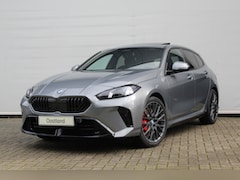 BMW 1-serie - 120 M Sport Automaat / Panoramadak / Sportstoelen / Adaptieve LED / Head-Up / M Adaptief o