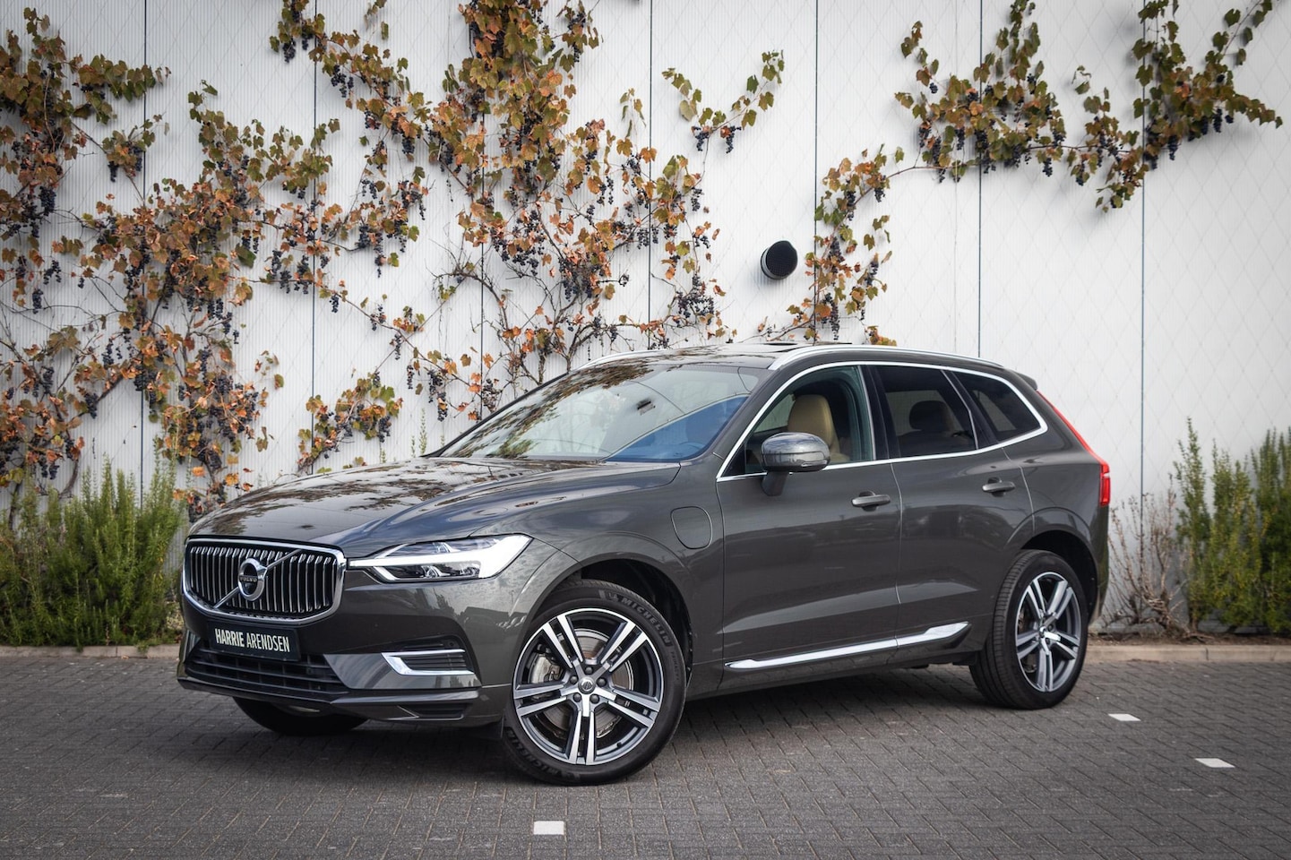 Volvo XC60 - Recharge T6 AWD Inscription | Luchtvering | 360 Camera | Adaptieve Cruise Control | Schuif - AutoWereld.nl
