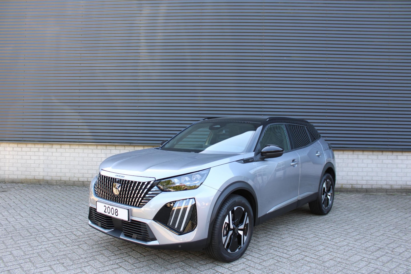 Peugeot 2008 - 1.2 Hybrid 145 GT VOORRAAD VOORDEEL | Navigatie | Parkeercamera | LED | Parkeersensoren | - AutoWereld.nl