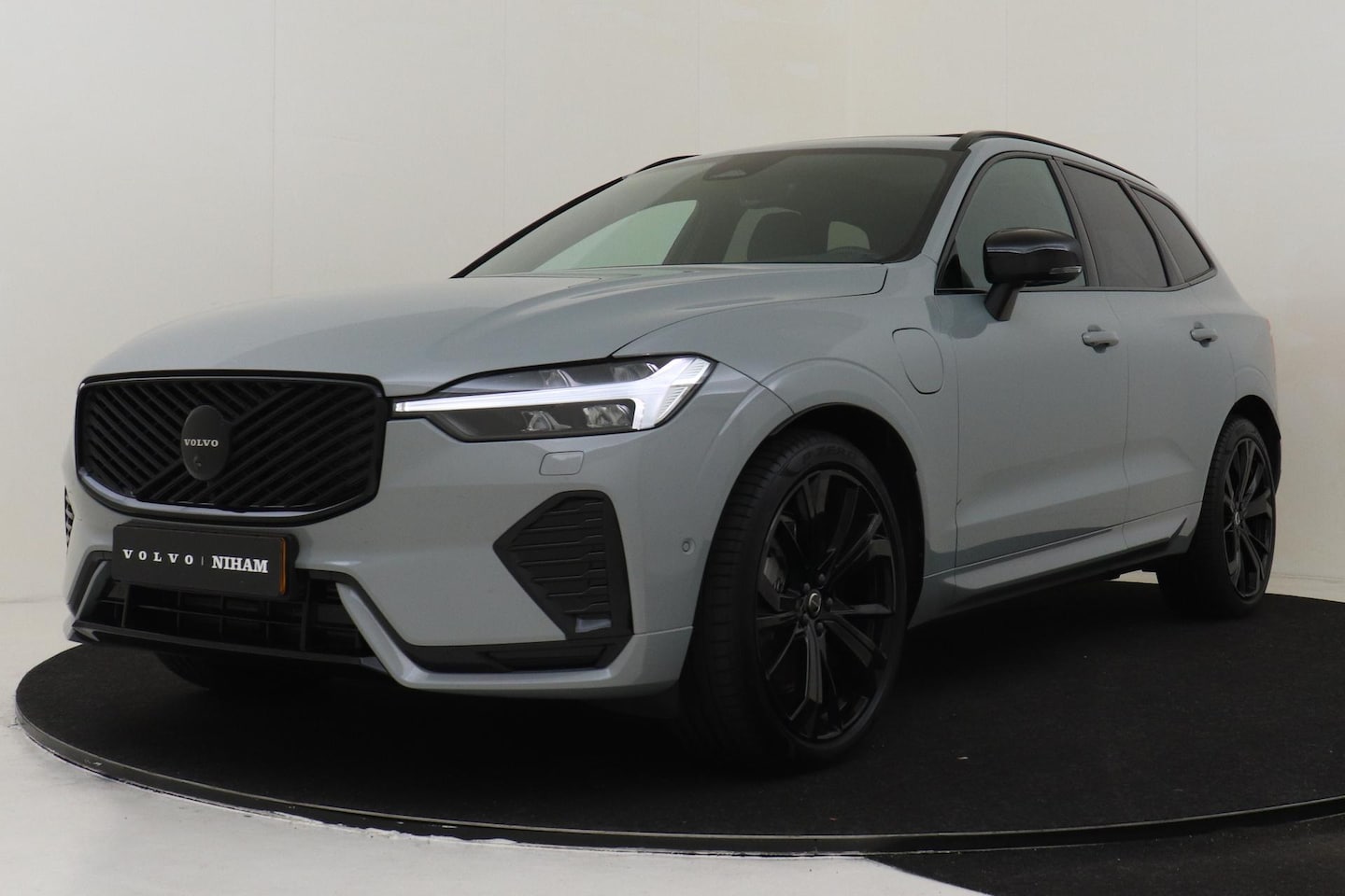 Volvo XC60 - II T6 PLUG-IN HYBRID AWD ULTRA BLACK EDITION -PANO.DAK|HARMAN/KARDON|LUCHTVERING|GEVENT.LE - AutoWereld.nl
