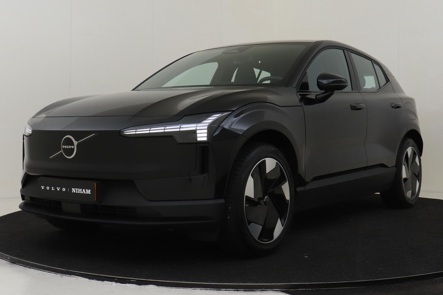 Volvo EX30 - SINGLE MOTOR EXTENDED RANGE PLUS EUROPA 69 kWh -HARMAN/KARDON|POWER-SEATS|CLIMATE|CAMERA|A - AutoWereld.nl